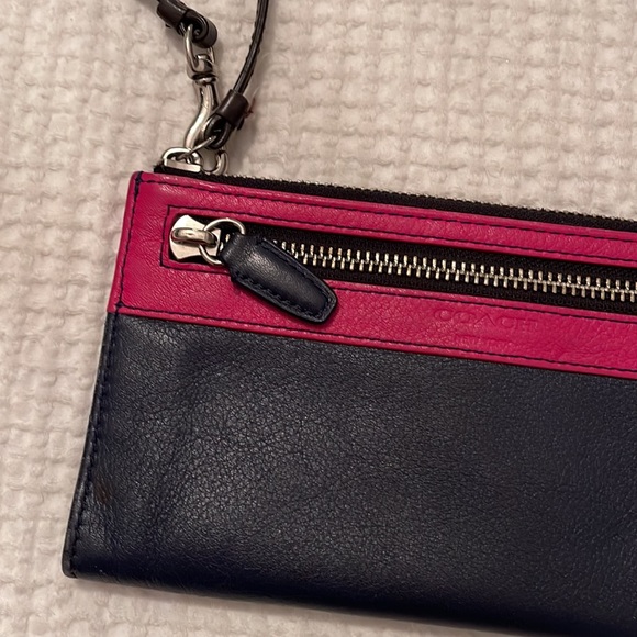 Pink and navy blue coach wristlet - Picture 2 of 4